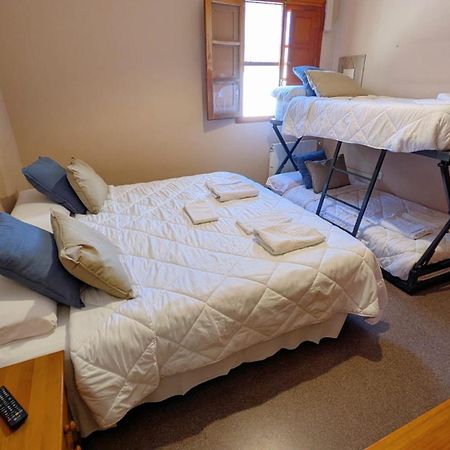 Hostal El Convent De Монкада Екстериор снимка