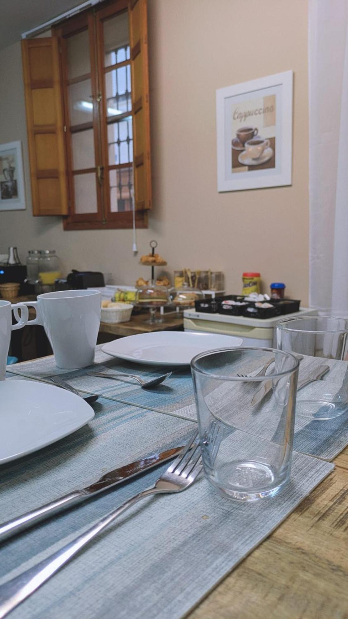 Hostal El Convent De Монкада Екстериор снимка