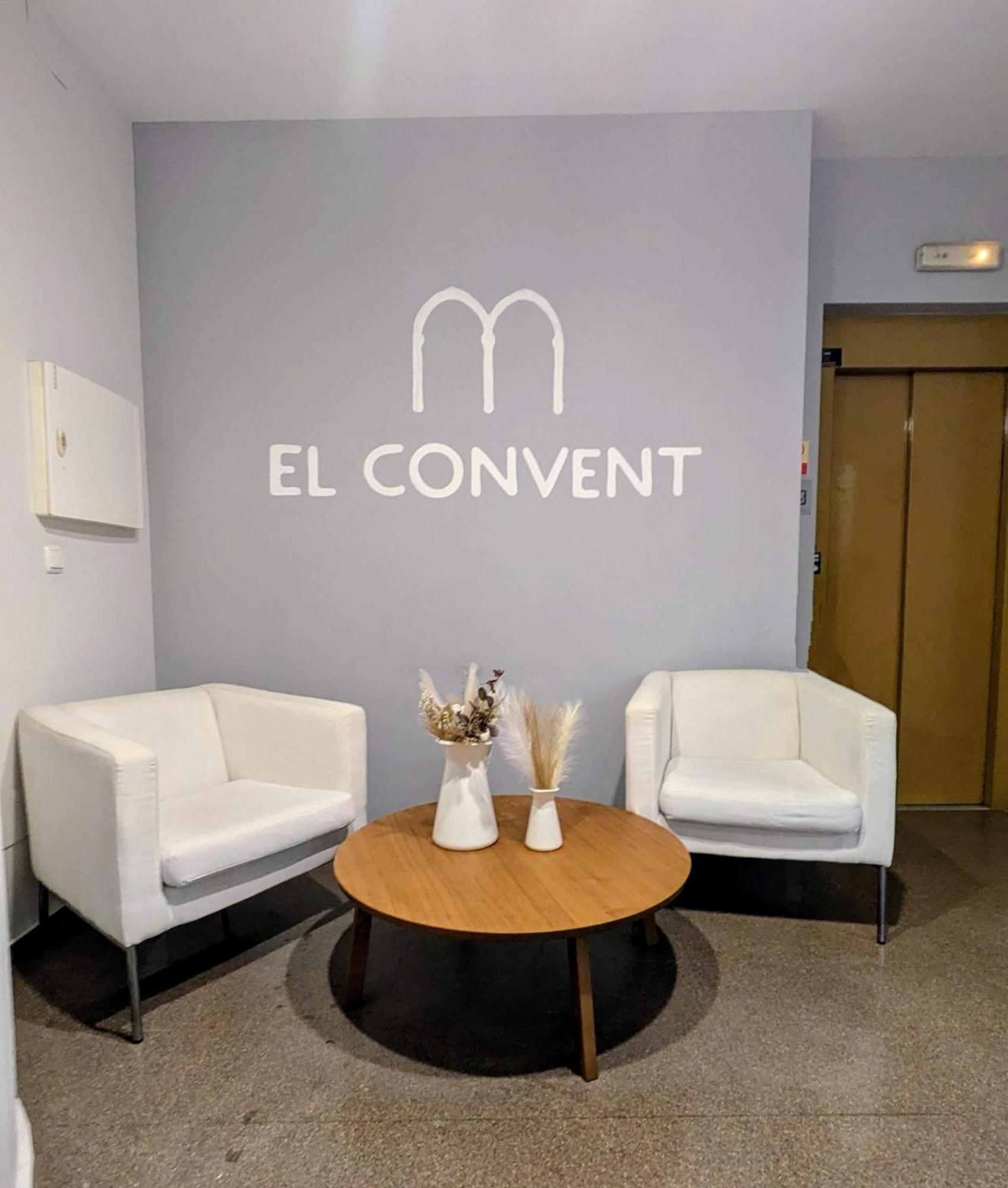 Hostal El Convent De Монкада Екстериор снимка