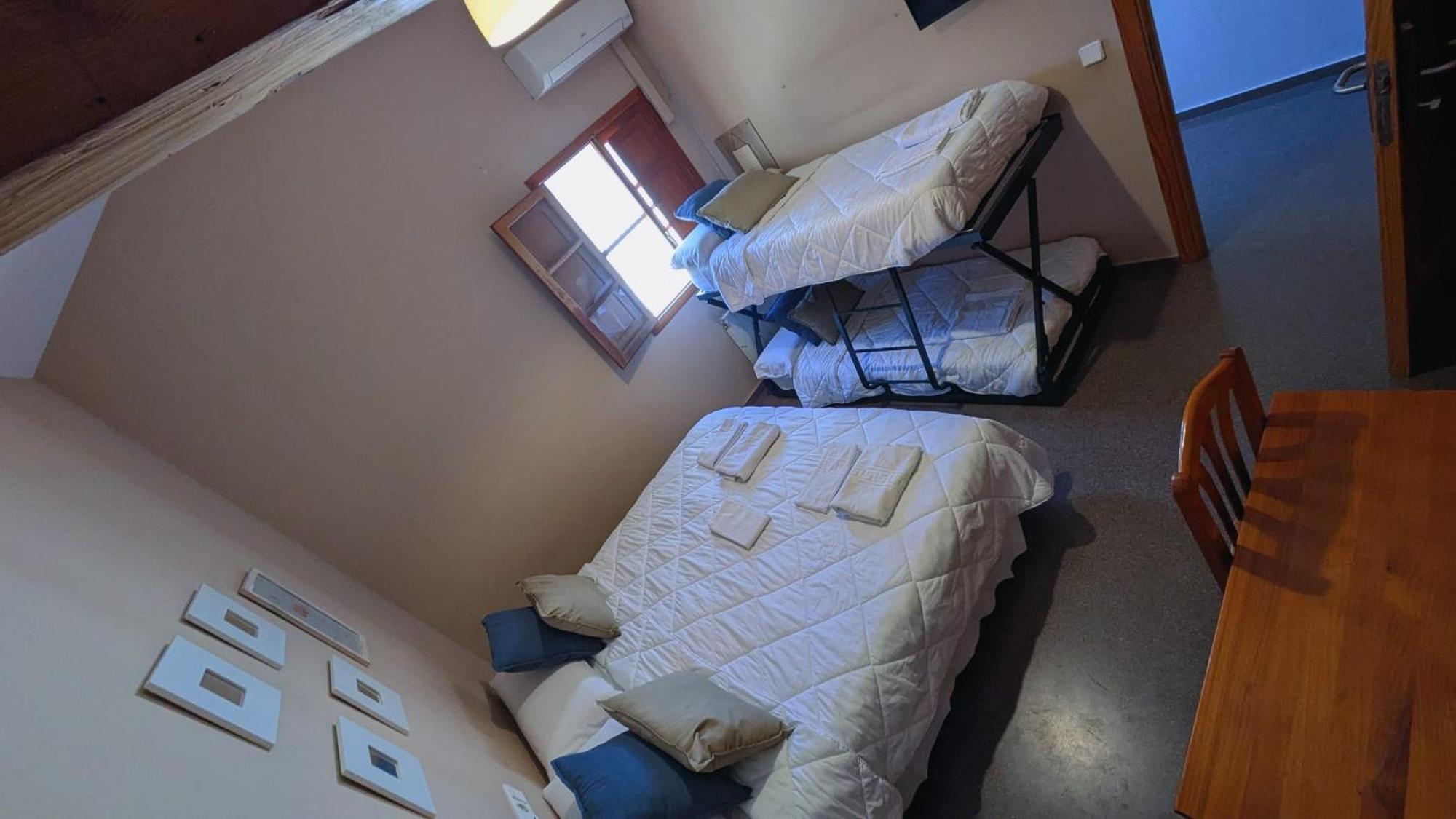 Hostal El Convent De Монкада Екстериор снимка