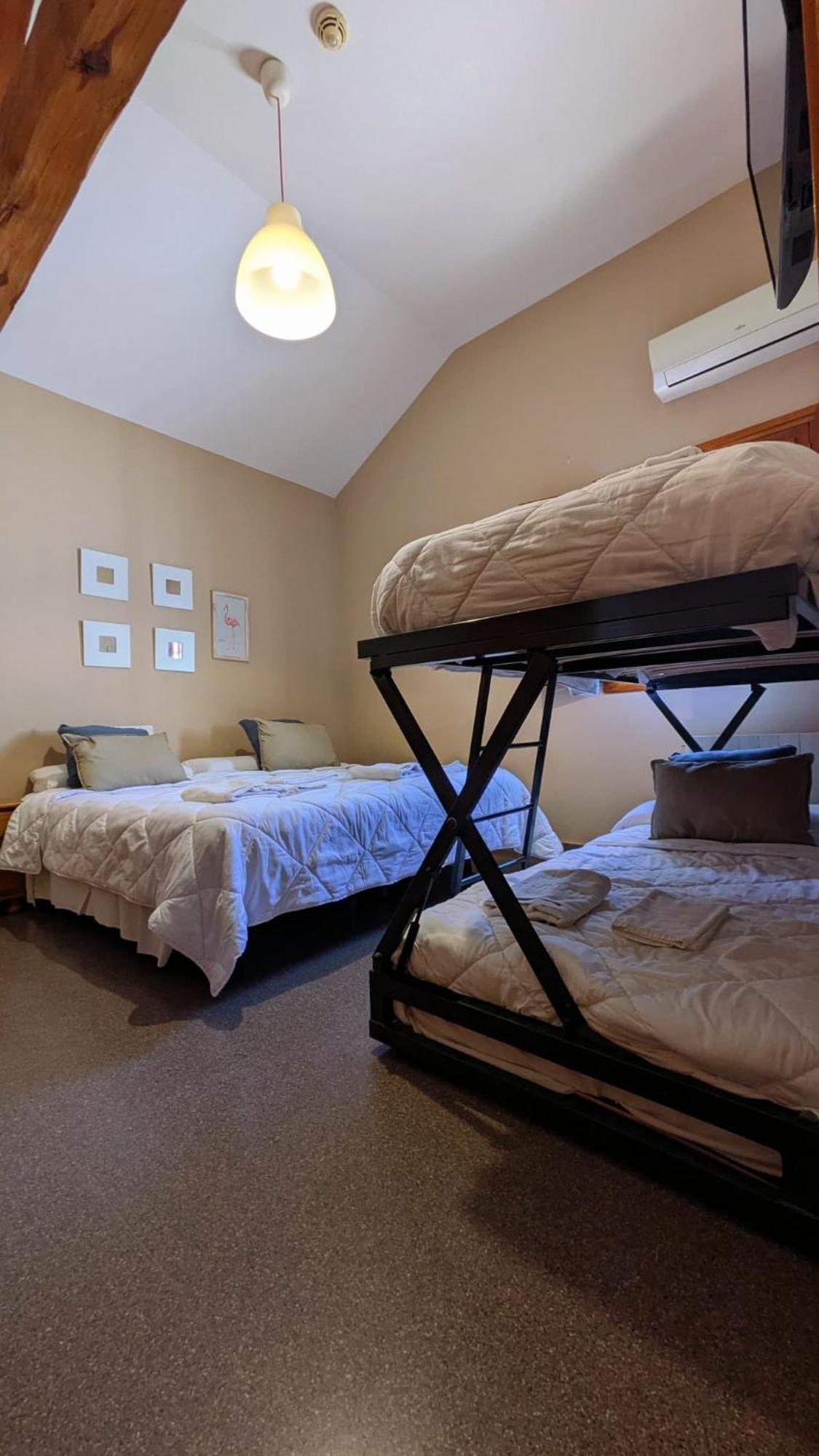Hostal El Convent De Монкада Екстериор снимка