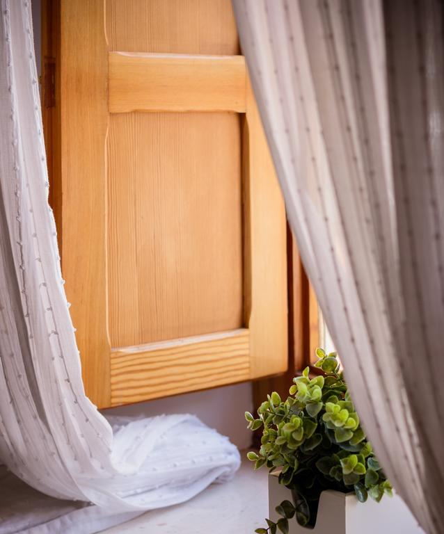Hostal El Convent De Монкада Екстериор снимка