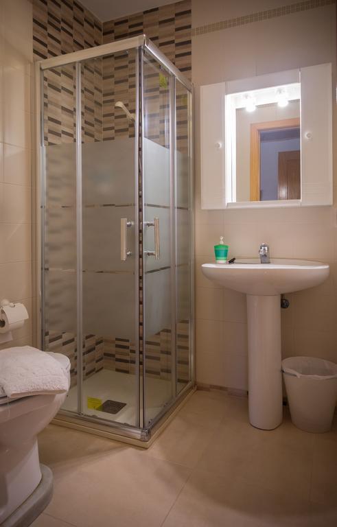 Hostal El Convent De Монкада Екстериор снимка