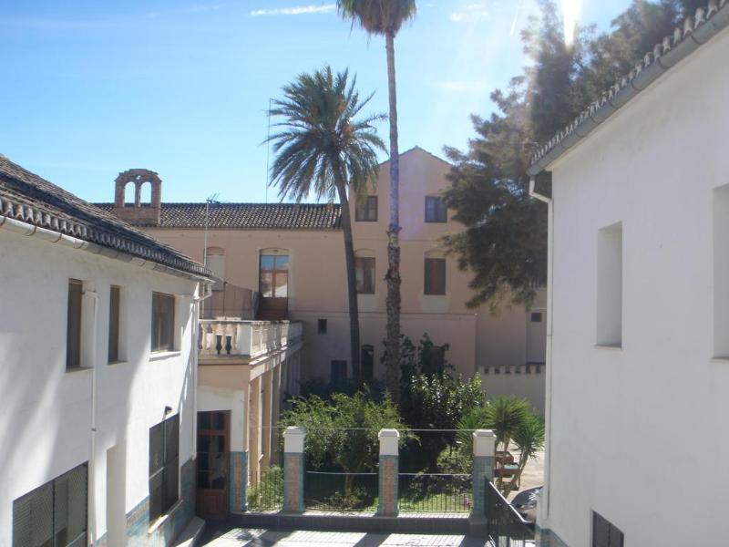 Hostal El Convent De Монкада Екстериор снимка