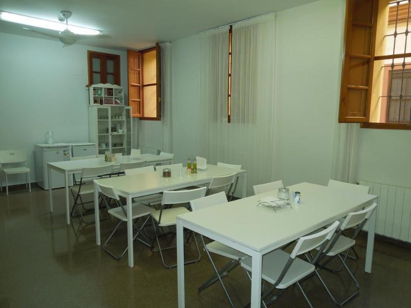 Hostal El Convent De Монкада Екстериор снимка